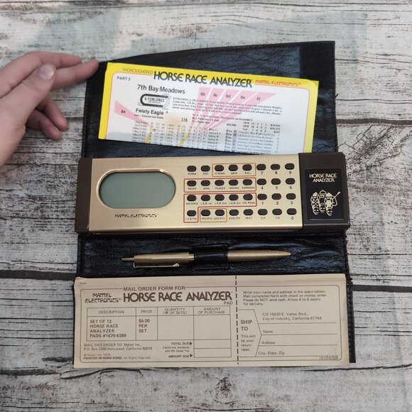 Mattel Electronics Horse Race Analyzer Gold Calculator Game – Vintage 1978 - Picture 4 of 8